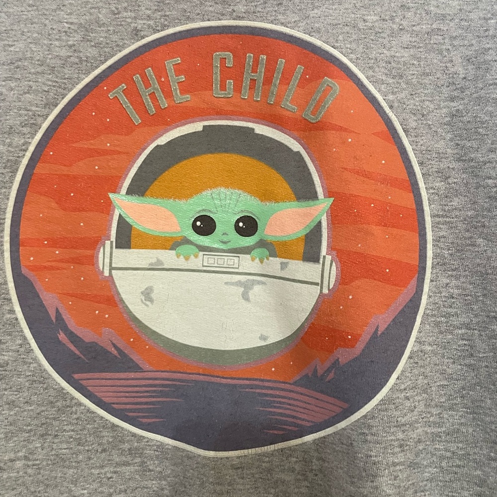 Disney The Mandalorian "The Child" (Grogu/Baby Yoda) grey crewneck sweatshirt- S - Picture 2 of 5